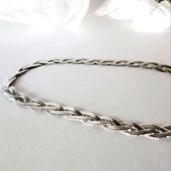 Polished Silver Rope Necklace with Intricate Design - Picture 4 of 11